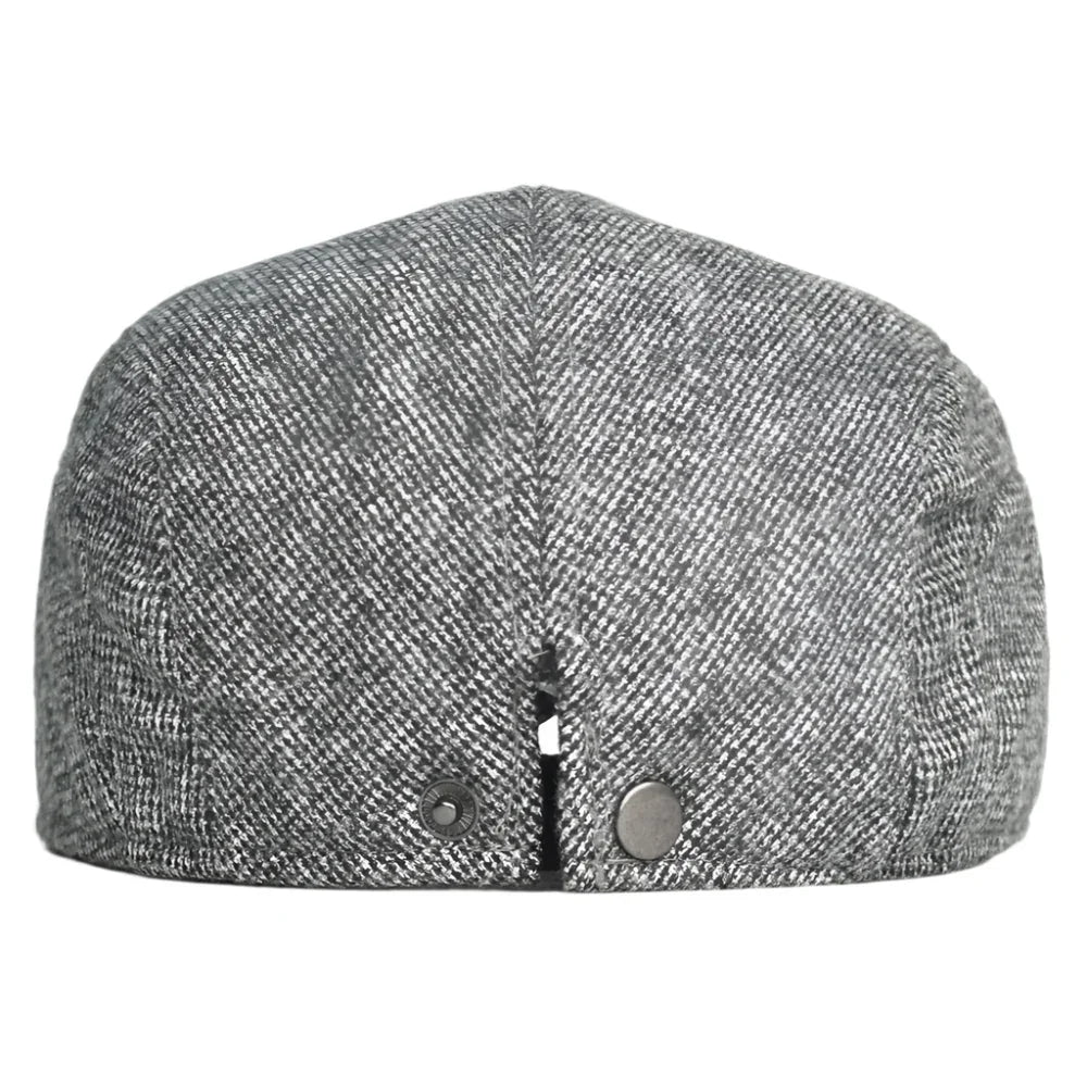 Gray tweed flat cap.