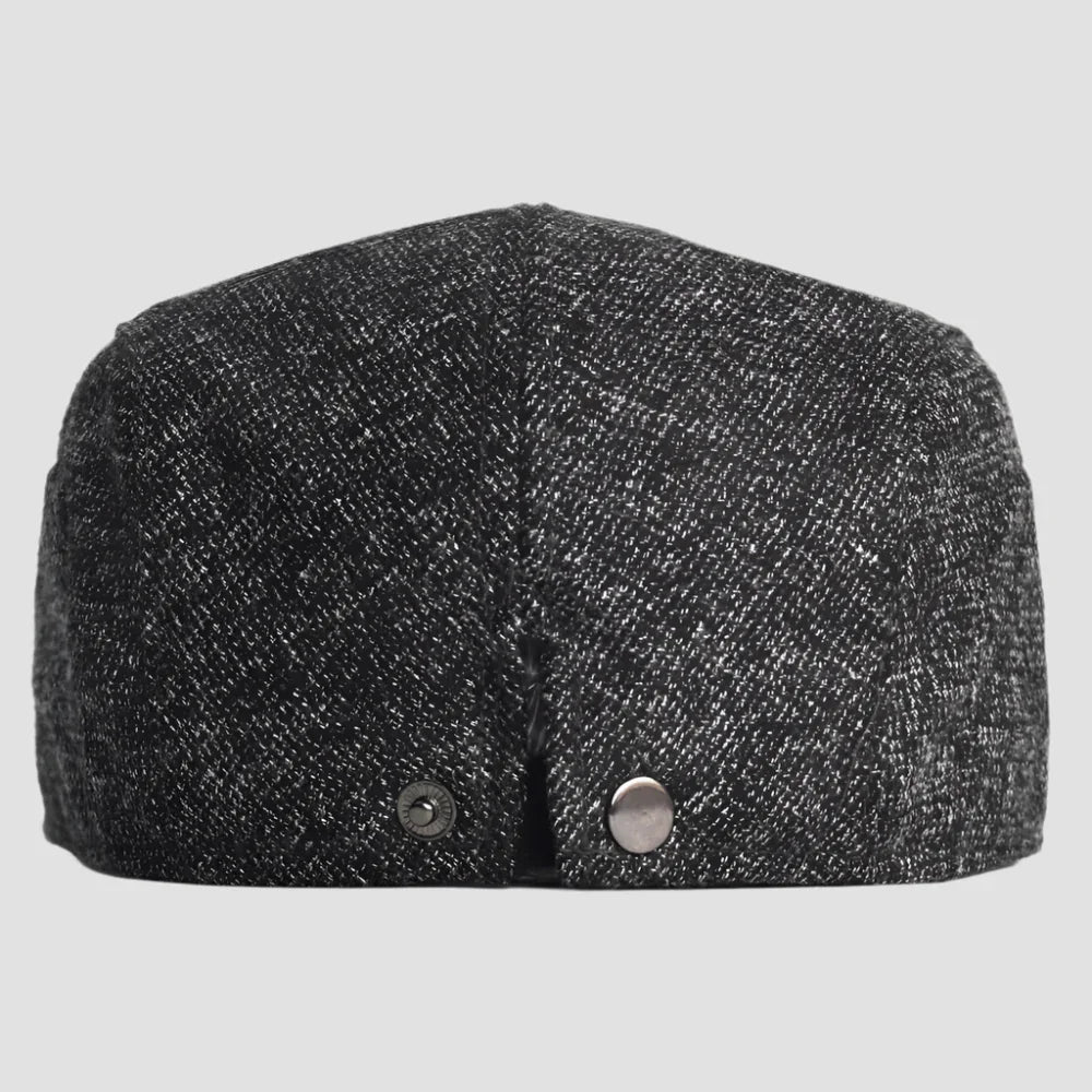Gray tweed flat cap.
