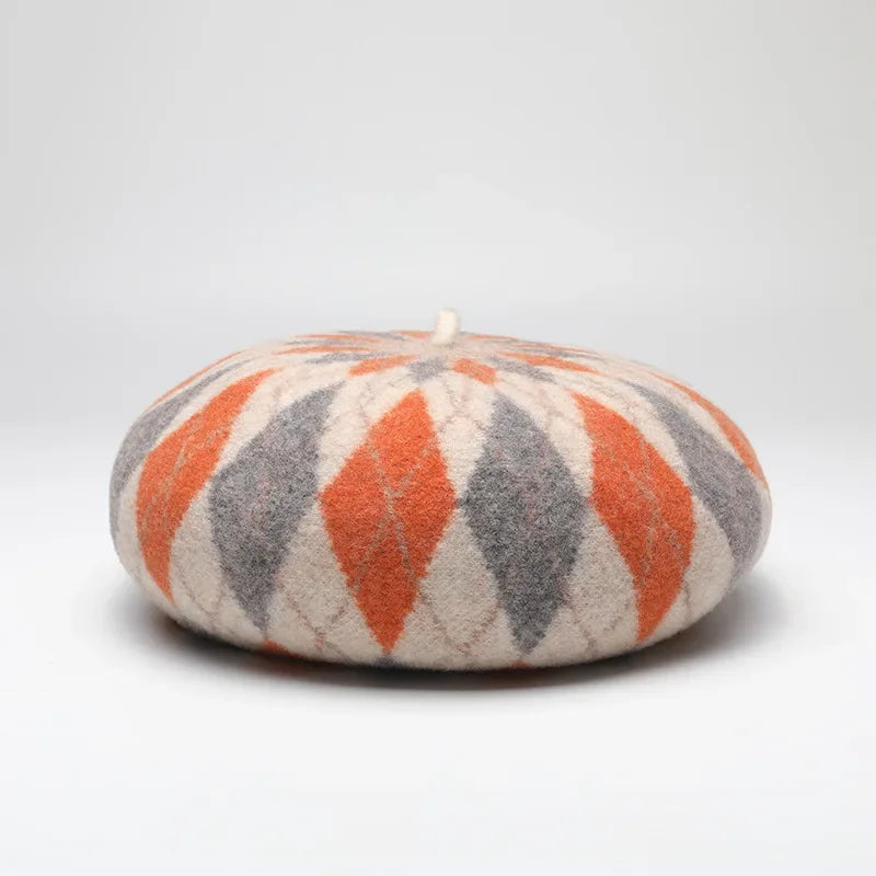 Diamond-patterned wool beret.