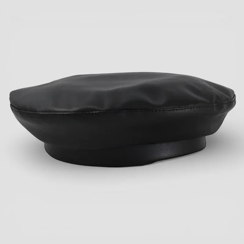 Black leather look beret with glossy finish and stitched brim