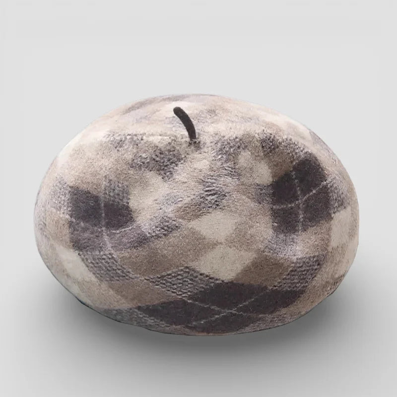 Plaid beret in muted argyle beige and dark gray wool